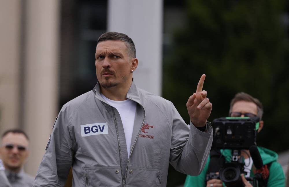 Boxer Usyk Plans to Enter Politics and Run for President of Ukraine