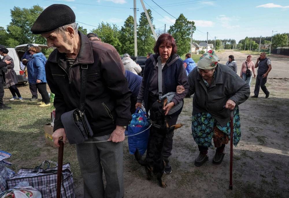 Тысячи эвакуированы в Харьковской области из-за атаки России, Зеленский заявляет о прогрессе