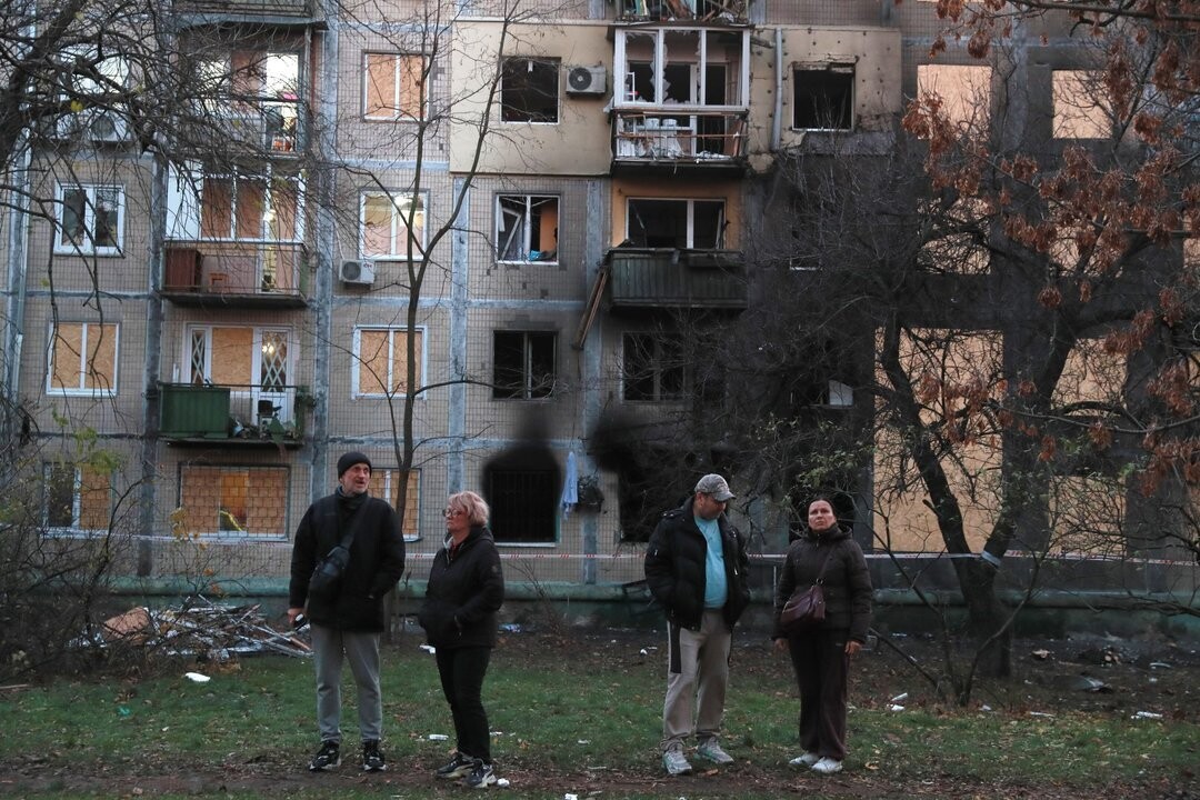 Seven killed in Kharkiv residential building strike