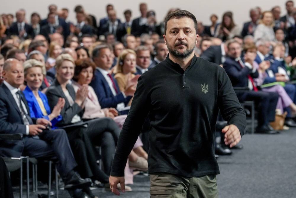 Армия России продвигается на востоке Украины, Президент Зеленский призывает к срочной поддержке