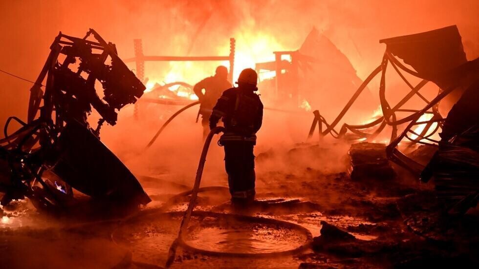 Украинская атака дронов убивает российского пожарного