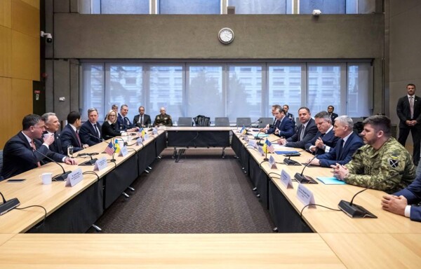 Ukraine Backs Peace Framework with US in Geneva