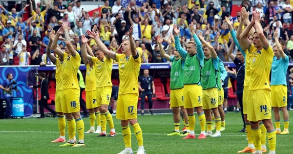 Украина обеспечивает победу над Словакией благодаря позднему голу Романа Яремчука