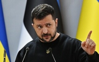 Zelenskyy Rejects Land Concessions Amid Trump Pressure