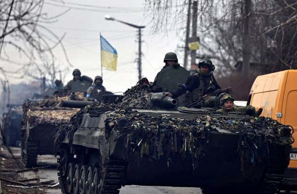 Ukrainian Army Leader Assures No Siege Threat in Kursk