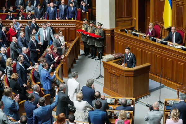 Ukrainian Parliament Supports Zelensky Amid War