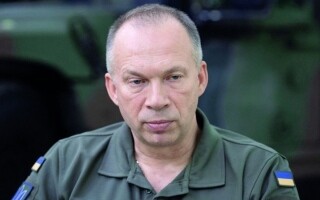 Начальник Вооруженных Сил Украины обсуждает военную стратегию
