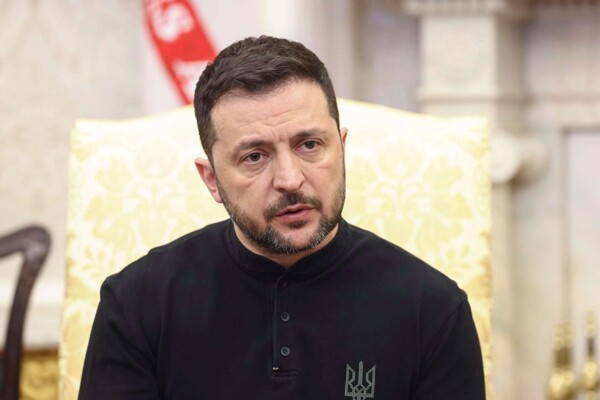 Zelensky Urges Trump to Resume Military Aid for Peace