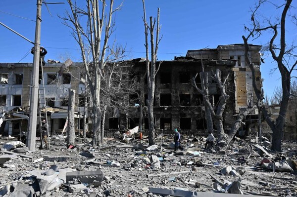 Russian Forces Capture New Town in Eastern Ukraine