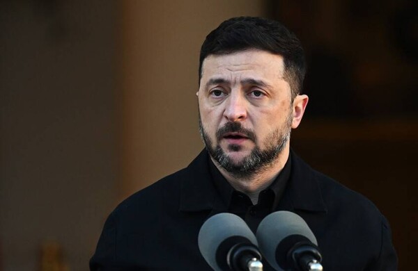 Zelensky says Ukraine provided US with modified version of document