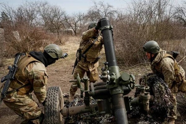 Украина атакует российские военные аэропорты и нефтяные запасники