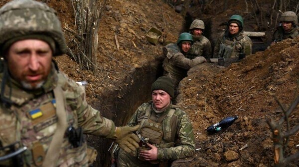 Украинский парламент принял закон, позволяющий заключенным сражаться за вооруженные силы