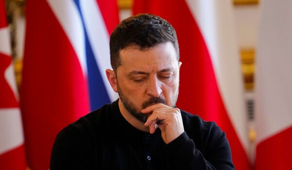 Zelenski Faces Pressure for US Assistance Amid Rising Tensions