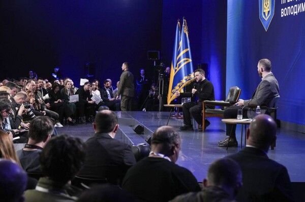 Zelensky Honors Ukrainian Resistance on War Anniversary