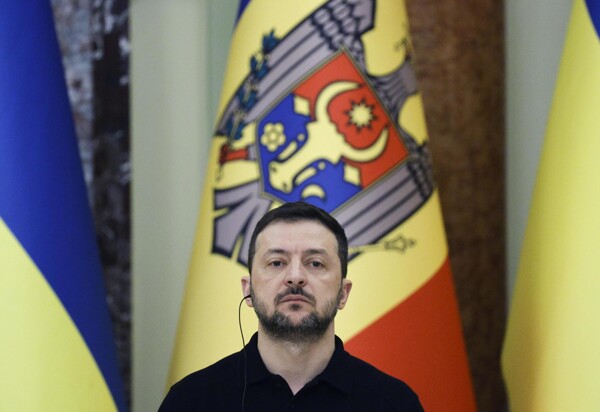 Zelensky Discusses Military Contingent After War